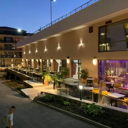 酒店 Paradise 埃勒尼特